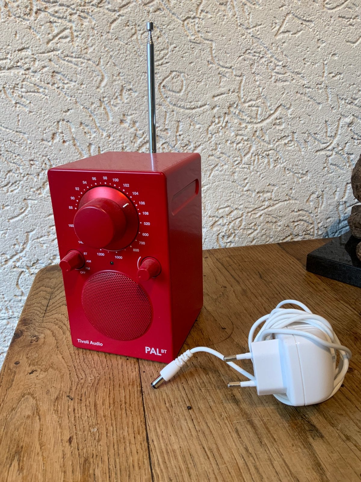 Tivoli Audio PAL BT – Draagbare Bluetooth & AM/FM Radio Rood, Ophalen of Verzenden, Zo goed als nieuw
