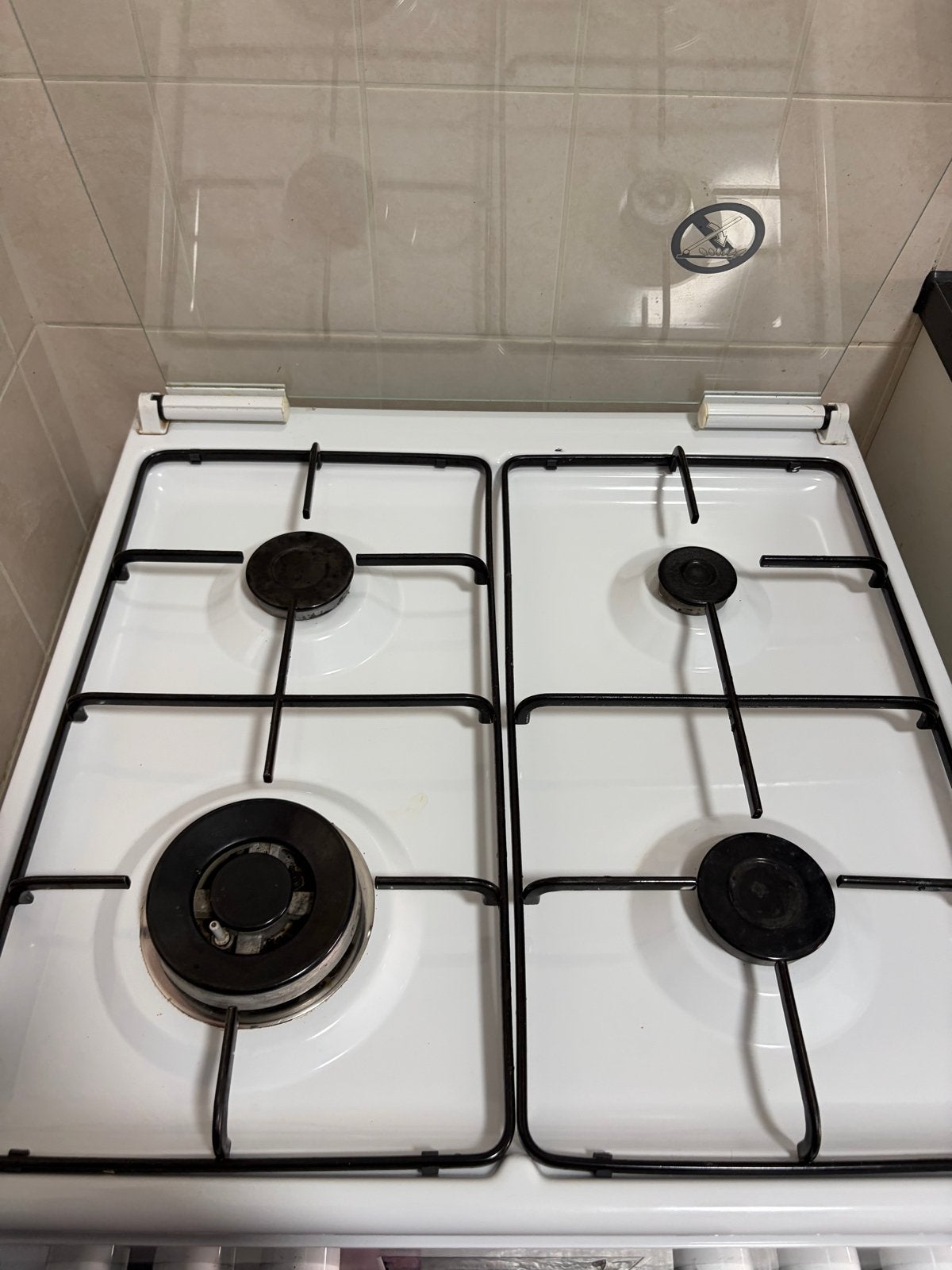 Gasfornuis met oven - Wit, 4 pitten 2 jaar oud, Ophalen, Gebruikt, 60 cm of meer, 4 kookzones