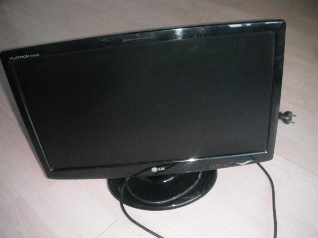 Monitor in nette bruikbare staat., Ophalen, Gebruikt, IPS, 101 t/m 150 Hz
