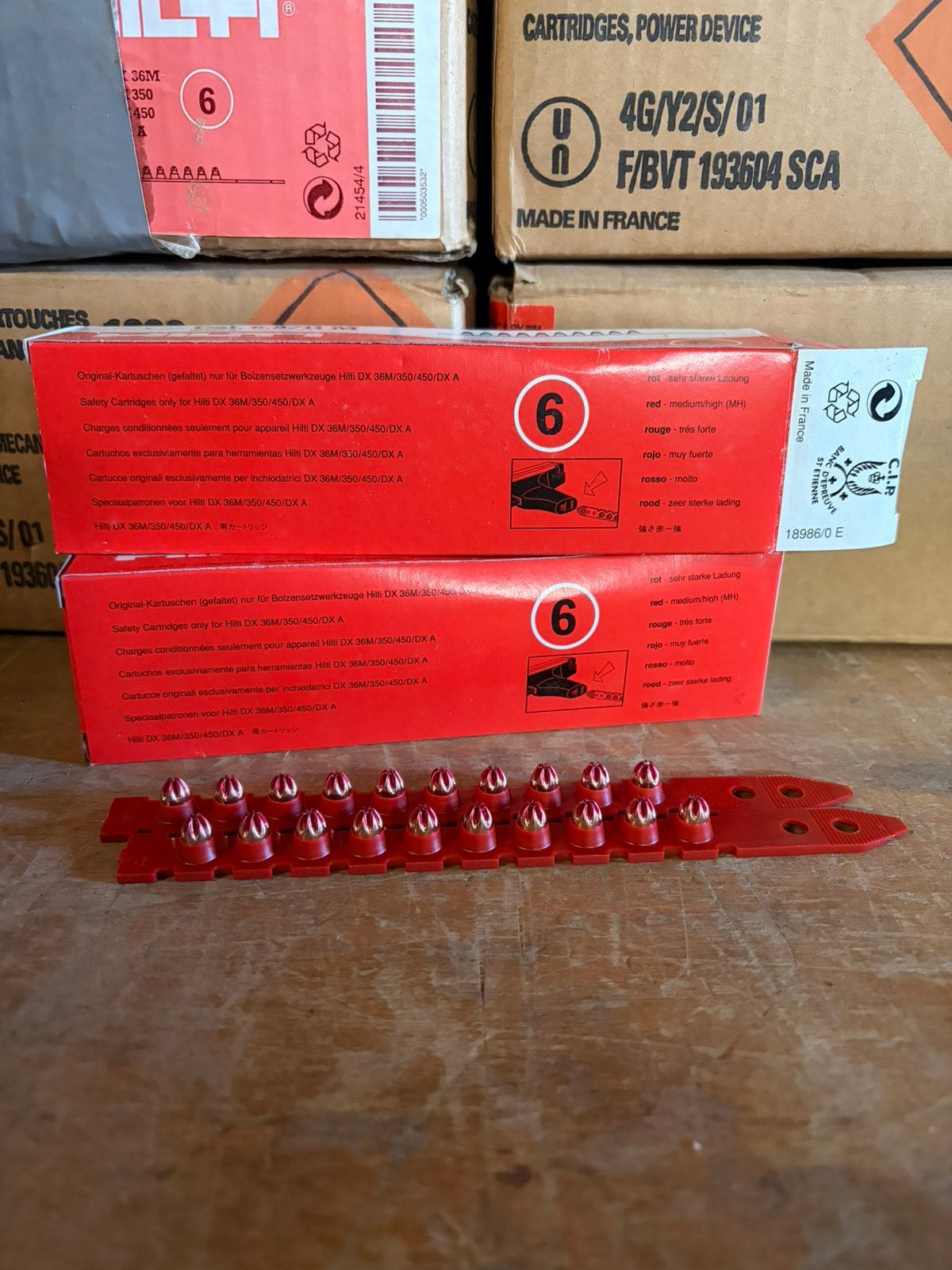 Hilti Cal. 6.8/11 4 dozen van 1000 stuks 10x10, Ophalen, ., Zo goed als nieuw, .