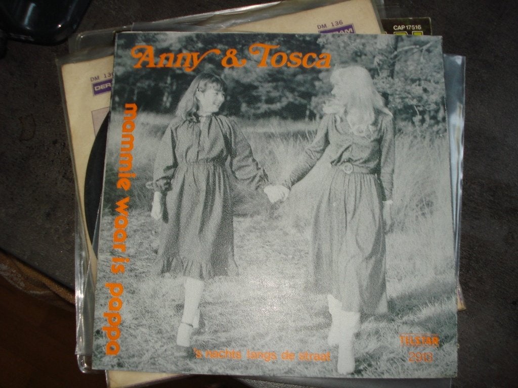 Anny & Tosca: Mammie waar is pappa/'s avonds langs de straat, 7 inch, Single, Nederlandstalig, Fotohoes