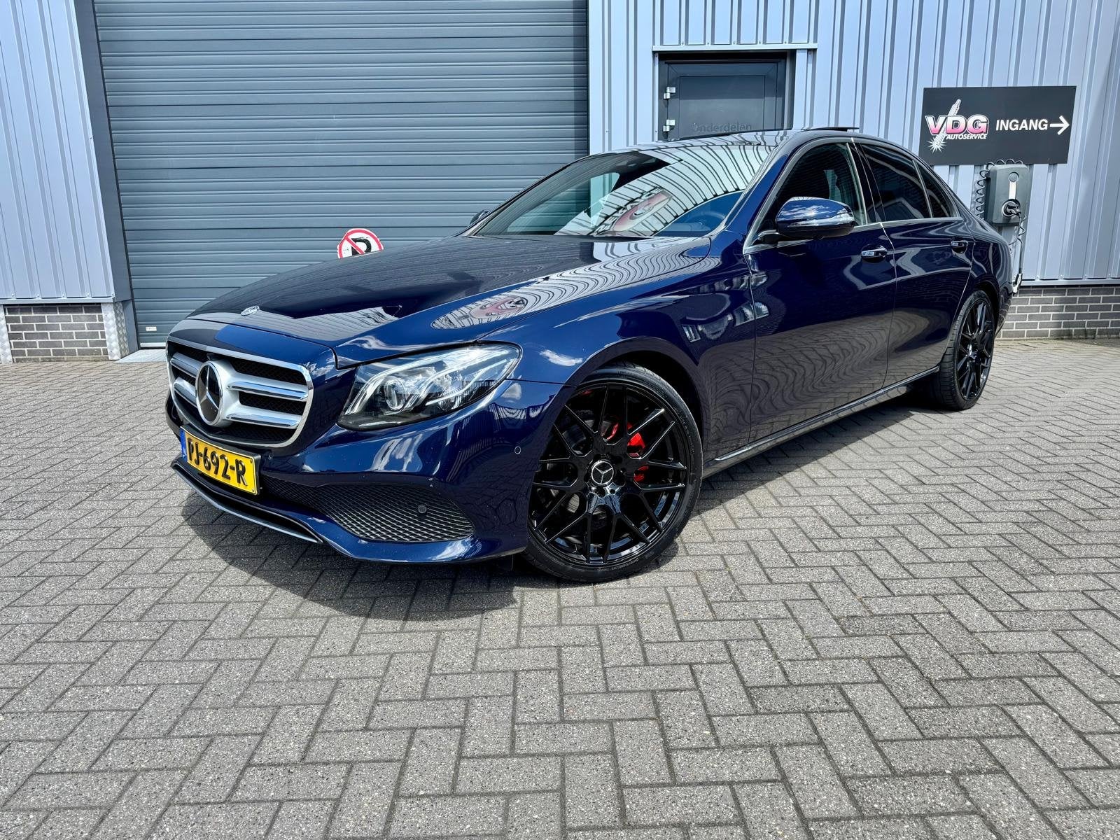 Mercedes-Benz E-Klasse 220 d Business Solution Panoramadak, Automaat, Achterwielaandrijving, Gebruikt, 4 cilinders