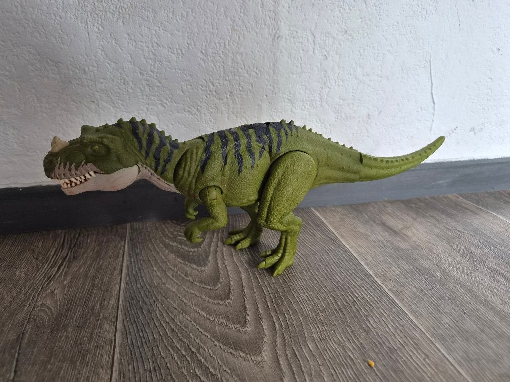 Mattel Jurassic World Wild Roar Ceratosaurus actiefiguur, Kinderen en Baby's, Speelgoed | Actiefiguren, Ophalen of Verzenden, Zo goed als nieuw