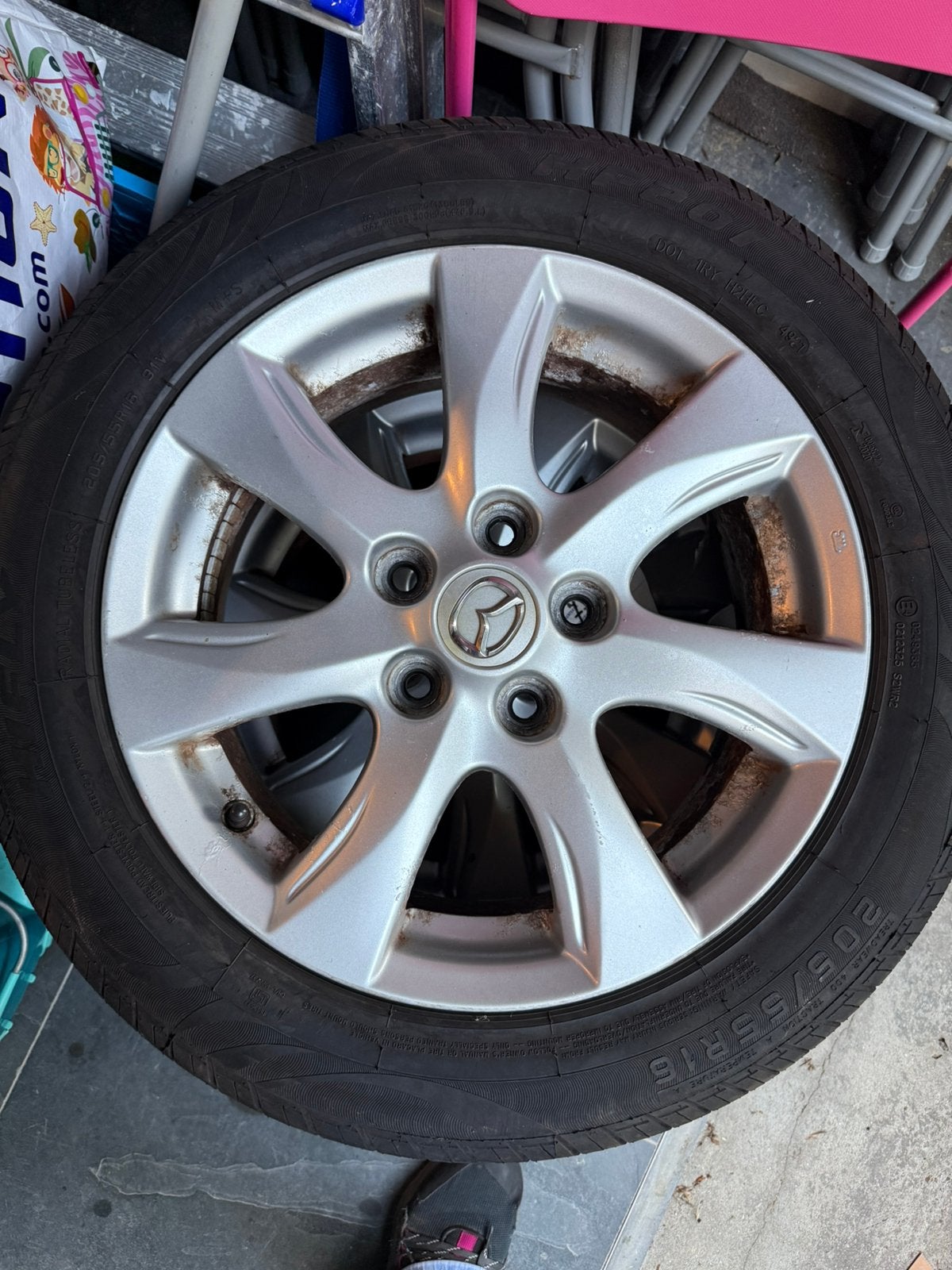 Banden met velgen 4x van een Mazda 3., Ophalen, Gebruikt, 16 inch, 205 mm