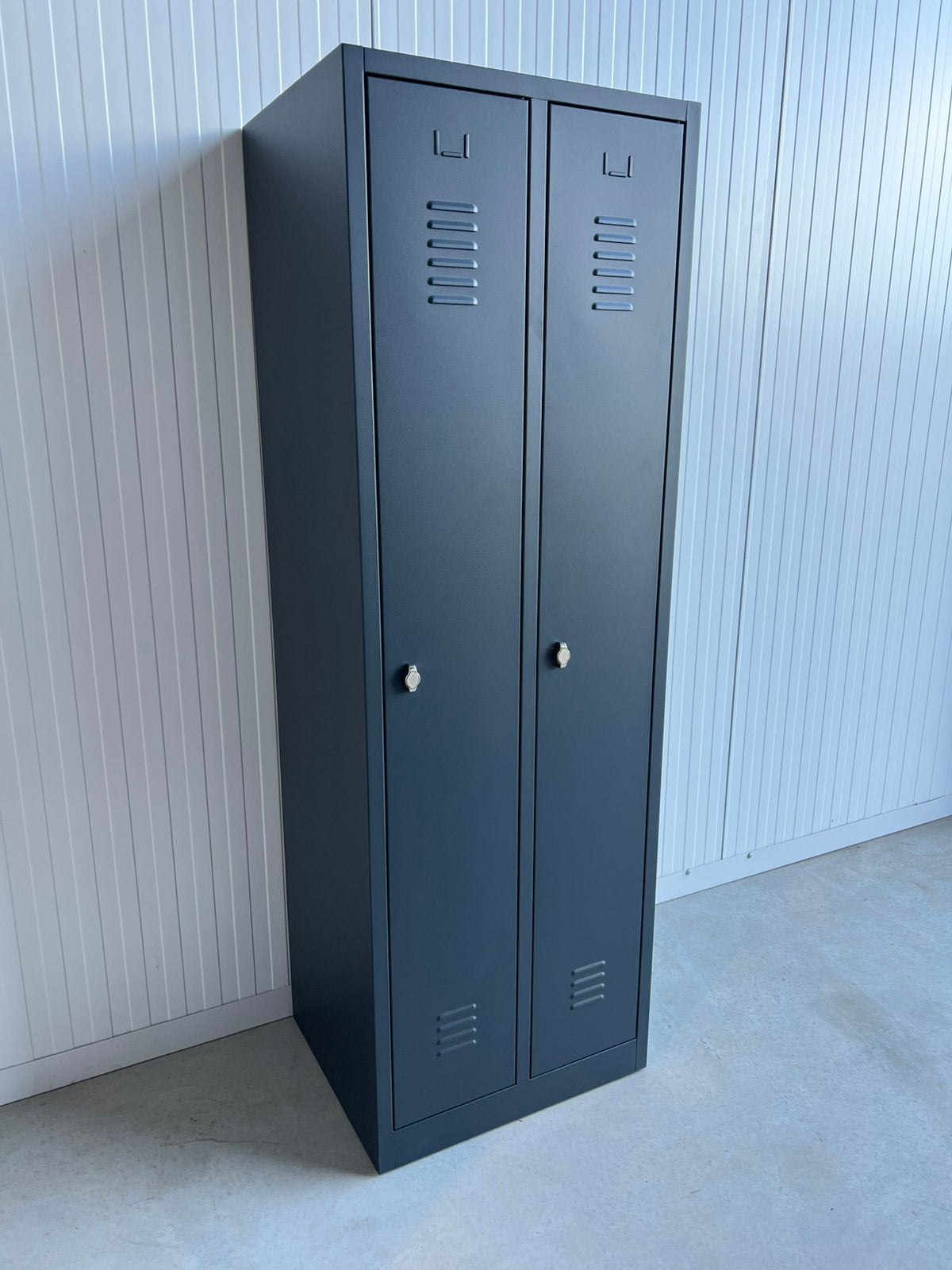 Partij 25x nieuwe lockerkasten kledingkasten antraciet, Ophalen of Verzenden, Nieuw, Modern