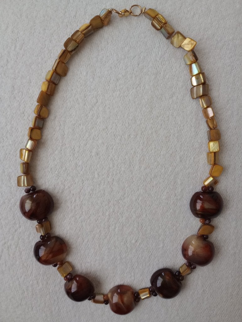 Ketting halsketting kralen parelmoer glas sieraad, Ophalen of Verzenden, Zo goed als nieuw, Overige kleuren, Overige materialen