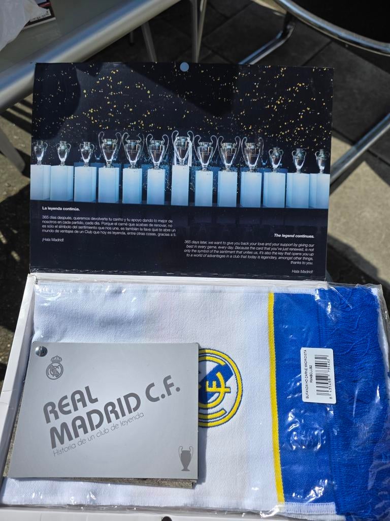 Real Madrid sjaal en poster - Nieuw in verpakking, Ophalen of Verzenden