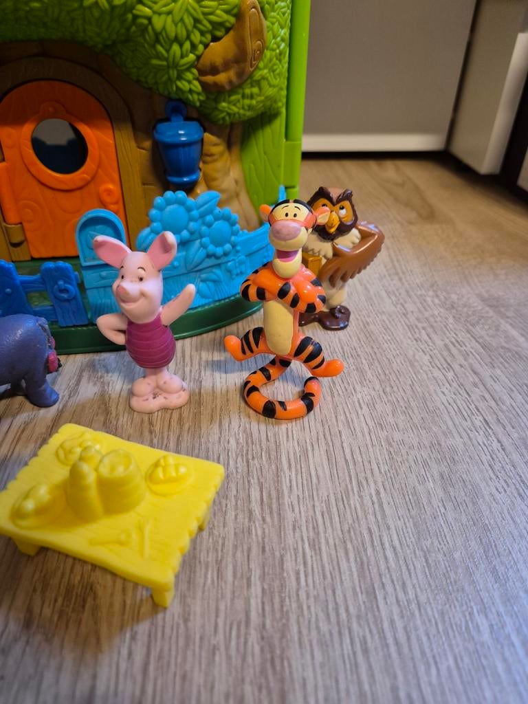 Winnie de Poeh huis met poppetjes, Ophalen of Verzenden