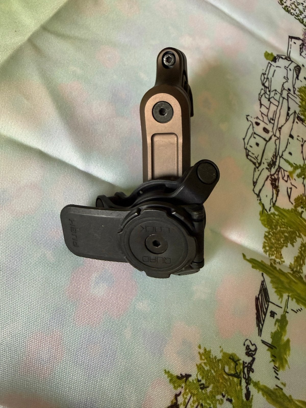 Quad Lock Motorhouder met Anti Vibratie + iPhone Hoesjes, Ophalen of Verzenden, Zo goed als nieuw, Hoesje of Tasje