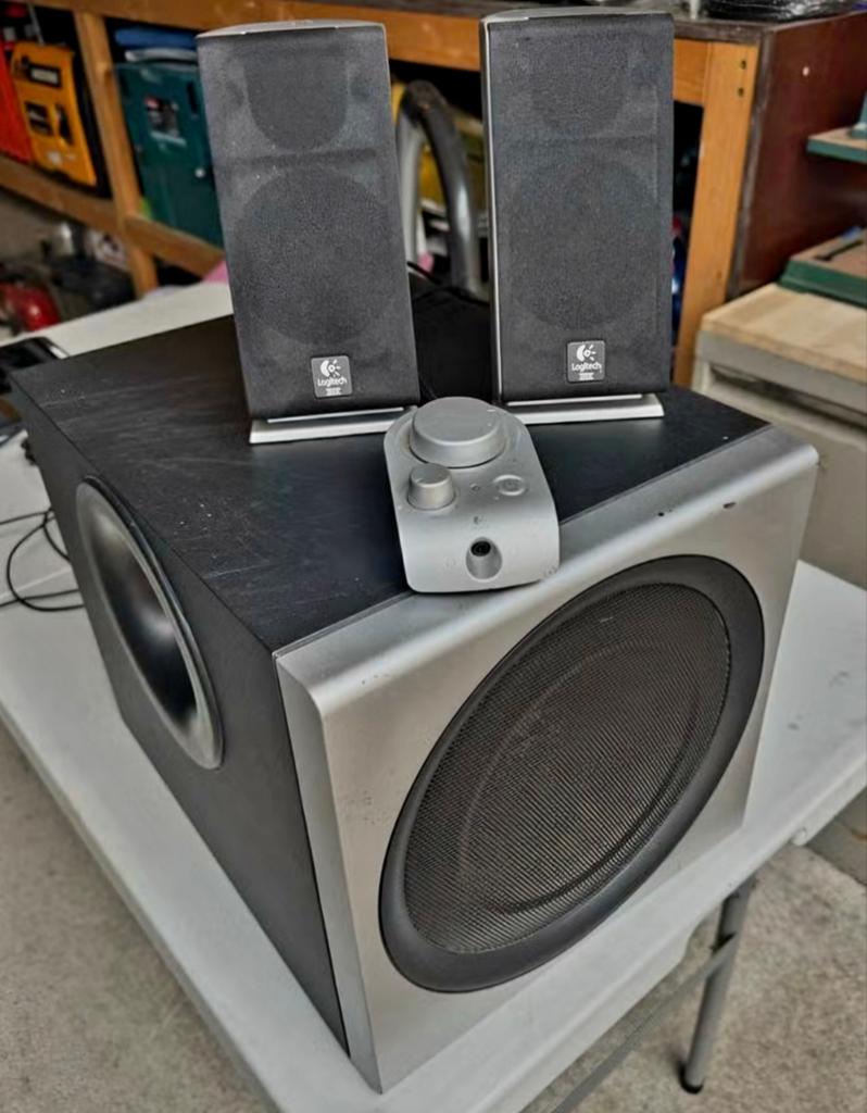 Logitech Z-2300 2.1 THX Luidsprekersysteem - Zilver/Zwart, Audio, Tv en Foto, Luidsprekers, Ophalen of Verzenden