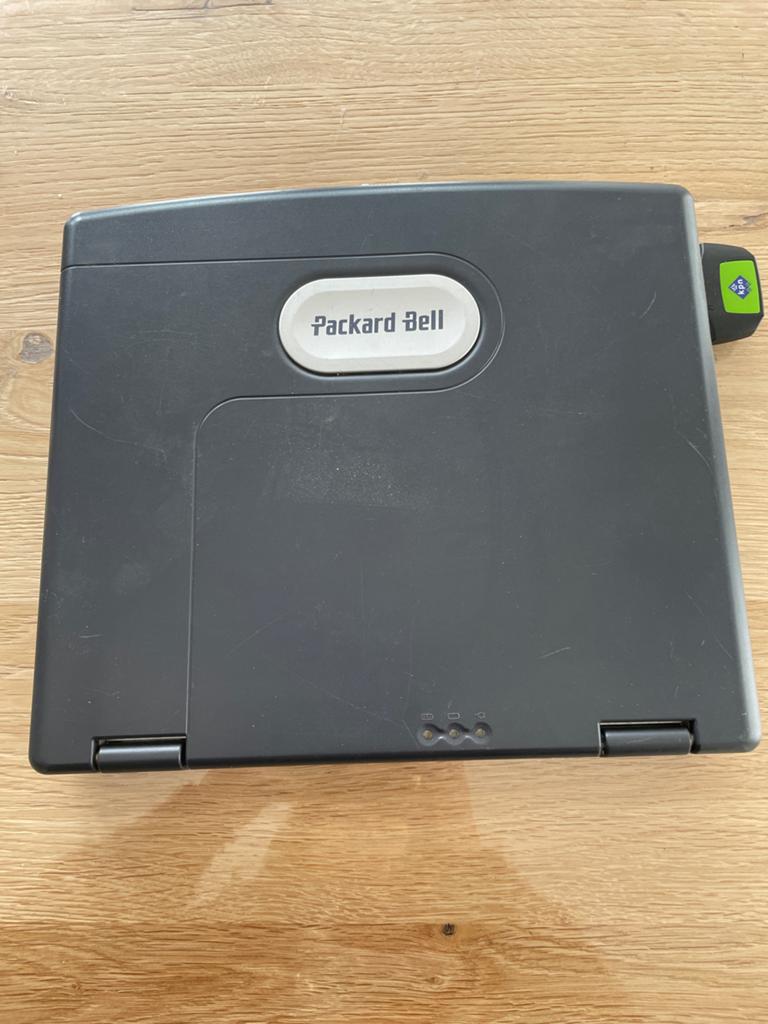 Packard Bell Laptop - Vintage Windows XP Home Edition, Computers en Software, Ophalen of Verzenden, Gebruikt