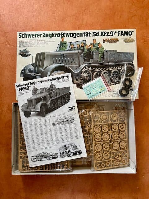 Tamiya	German 18ton Heavy Half-Track "Famo" 	1/35, Tank, Verzenden, 1:32 tot 1:50, Nieuw