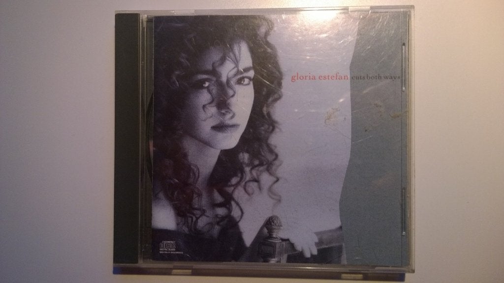 Gloria Estefan - Cuts Both Ways, Cd's en Dvd's, Cd's | Latin en Salsa, Ophalen of Verzenden, Zo goed als nieuw, Album