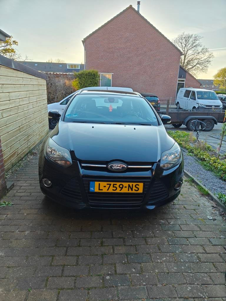 Ford Focus 1.6 Champions Edition - 150.000 km - Trekhaak, Auto's, Zwart, 4 cilinders, Zwart, Handgeschakeld