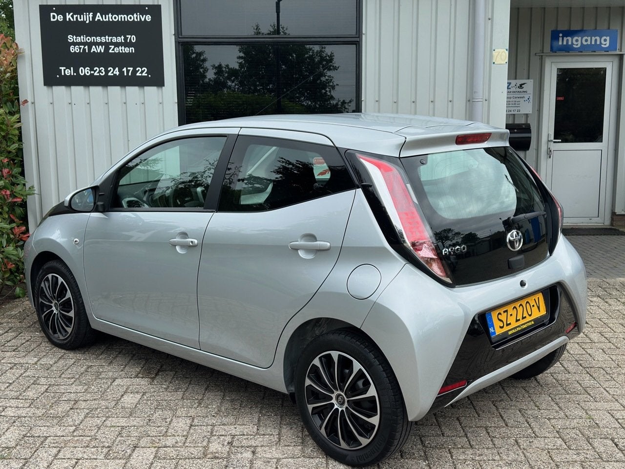 Toyota Aygo 1.0 VVT-i x-nav|CAMERA|CARPLAY|LED|RIJKLAAR|NAP|, Voorwielaandrijving, Stof, Gebruikt, Euro 6