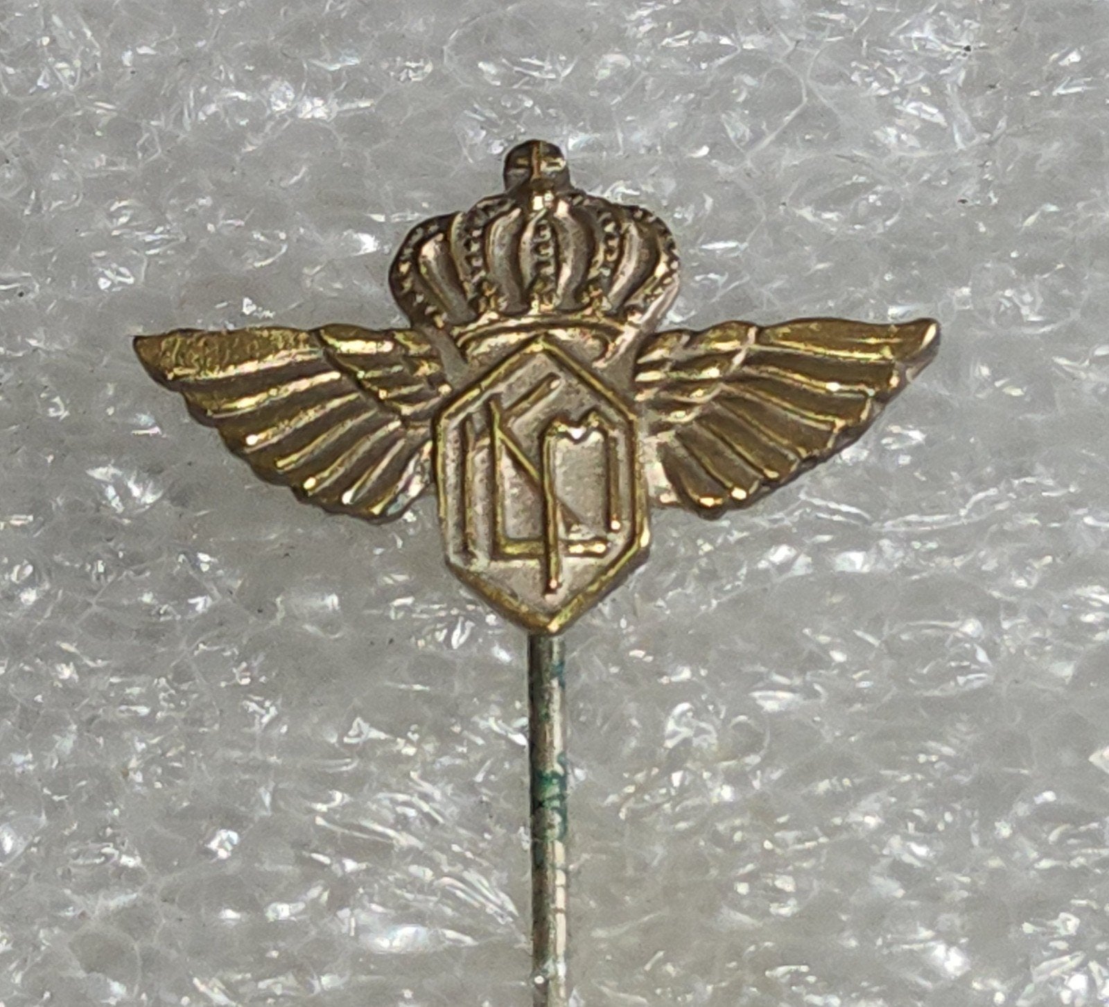 Vintage KLM Speldje met Kroon en Vleugels, Verzamelen, Ophalen of Verzenden, Gebruikt, Overige onderwerpen, Speldje of Pin