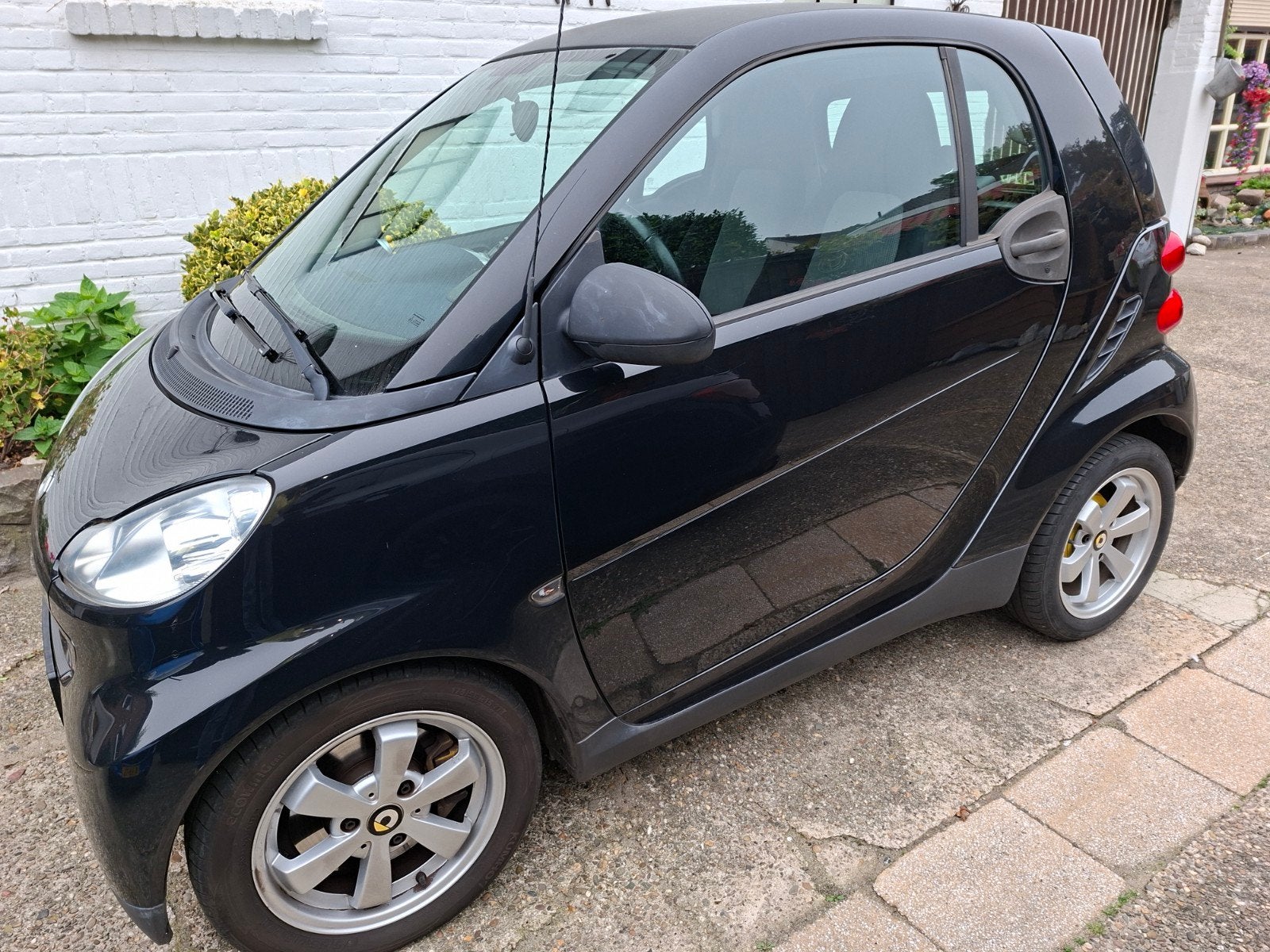 Smart ForTwo 1.0 45KW Coupe MHD AUT 2012 Zwart, Auto's, Automaat, Achterwielaandrijving, 18 €/maand, 61 pk