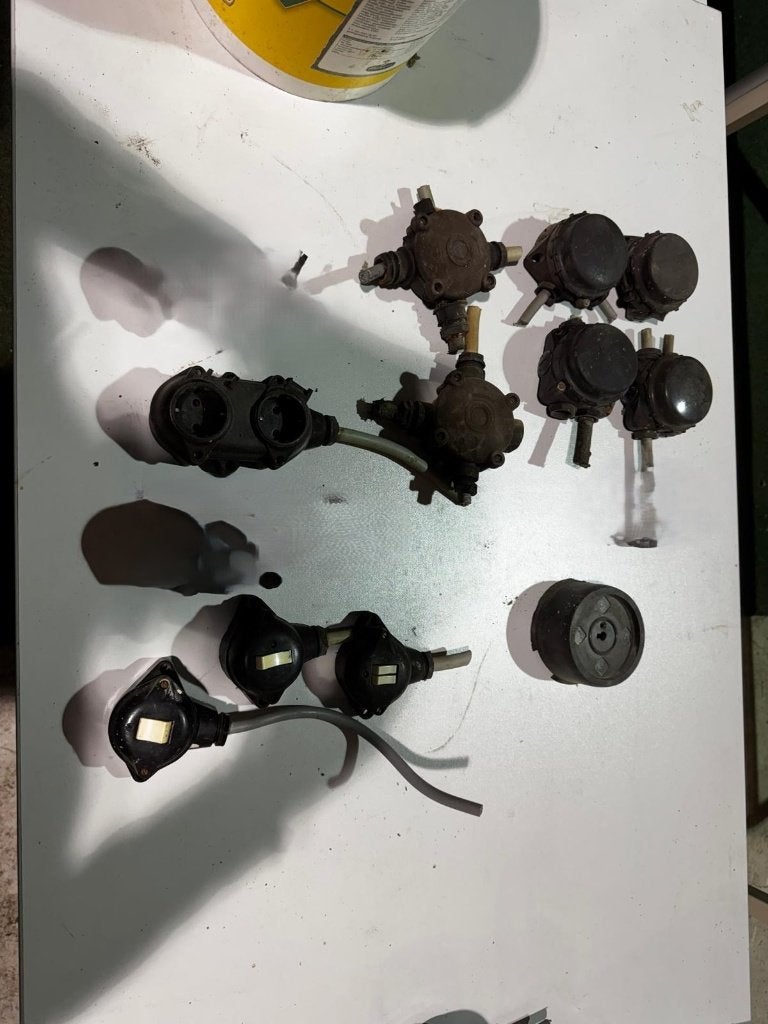 Bakelieten schakelmateriaal, Ophalen, Gebruikt, -, -