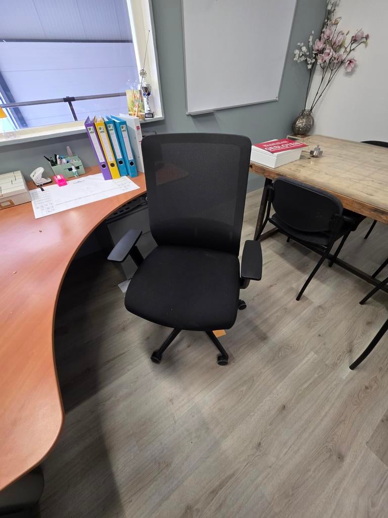 2 Bureaustoelen - Zo goed als nieuw, Huis en Inrichting, Bureaustoelen, Zo goed als nieuw, Bureaustoel, Zwart, Ophalen