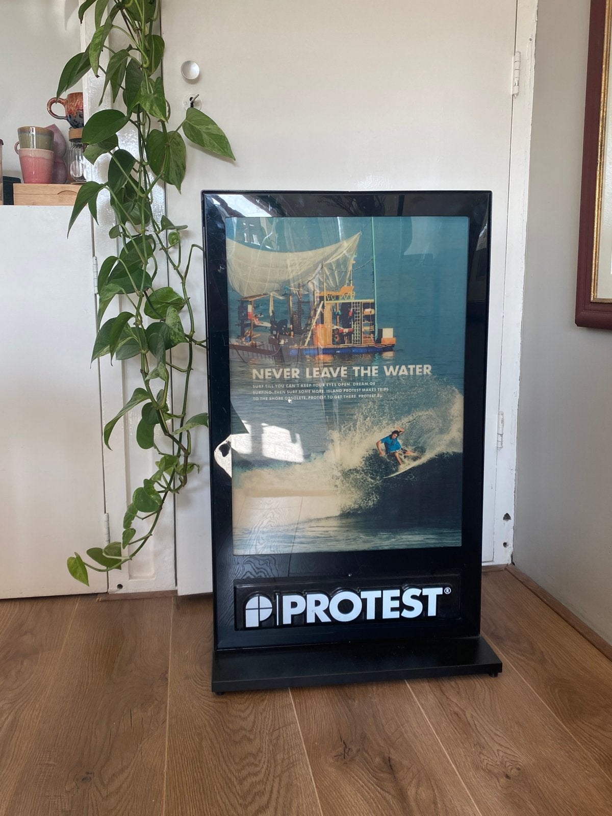 Vintage surf reclame bord met licht, Ophalen, Zo goed als nieuw, Met koord