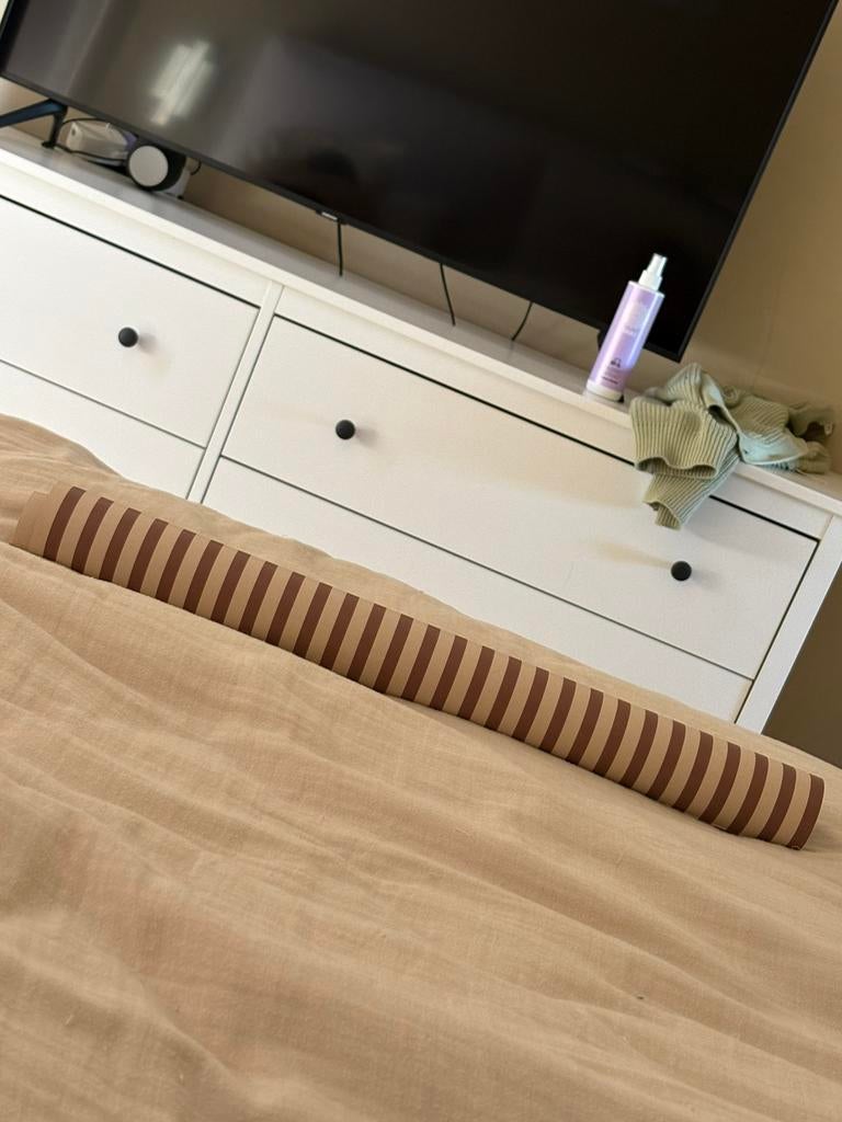 Sandberg behang gezocht! Zand/ bordeaux kleur, Ophalen of Verzenden, Minder dan 10 m²