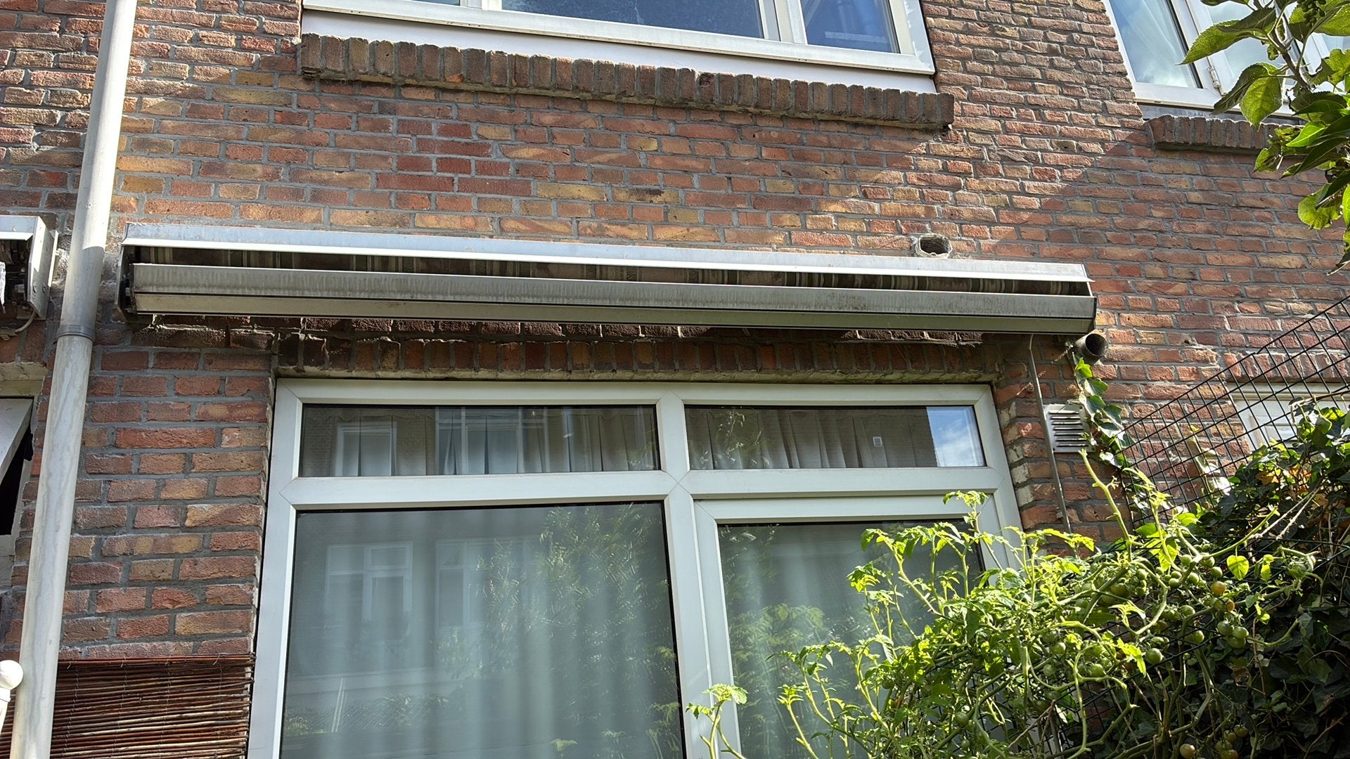 Zonnescherm - systeem, Ophalen, Zo goed als nieuw, Knikarmscherm
