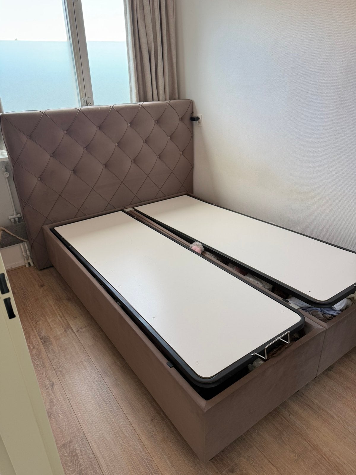 2 persoons boxspring met opberg  140x200- MOET WEG, Ophalen, Tweepersoons, 140 cm, Zo goed als nieuw