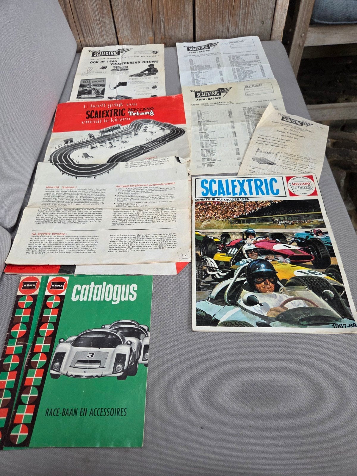vintage scalextric booklets, Verzenden, Gebruikt