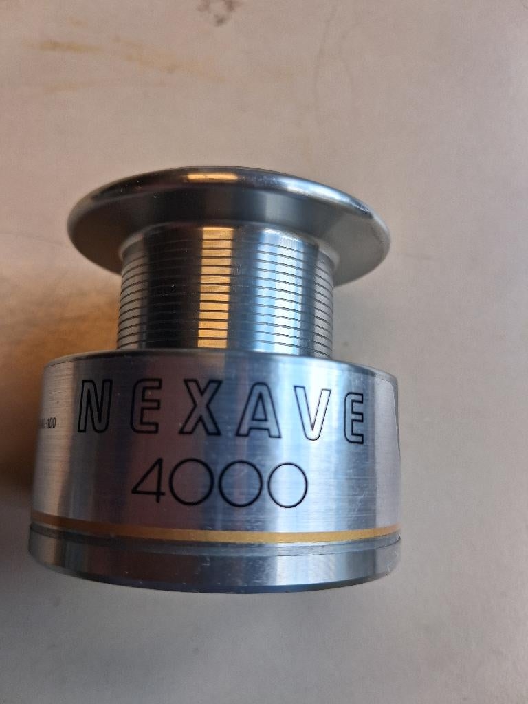 Shimano Nexave 4000: SPOEL., Verzenden, Zo goed als nieuw, Molen