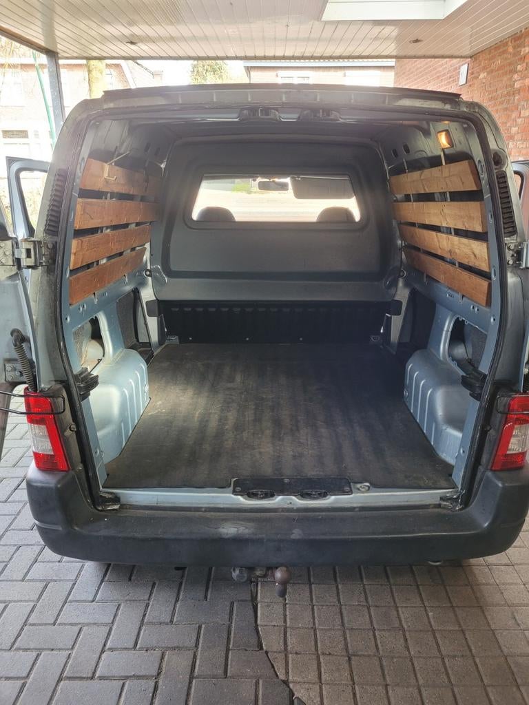 Rubberen laadruimtemat Peugeot Partner / Citroën Berlingo, Ophalen