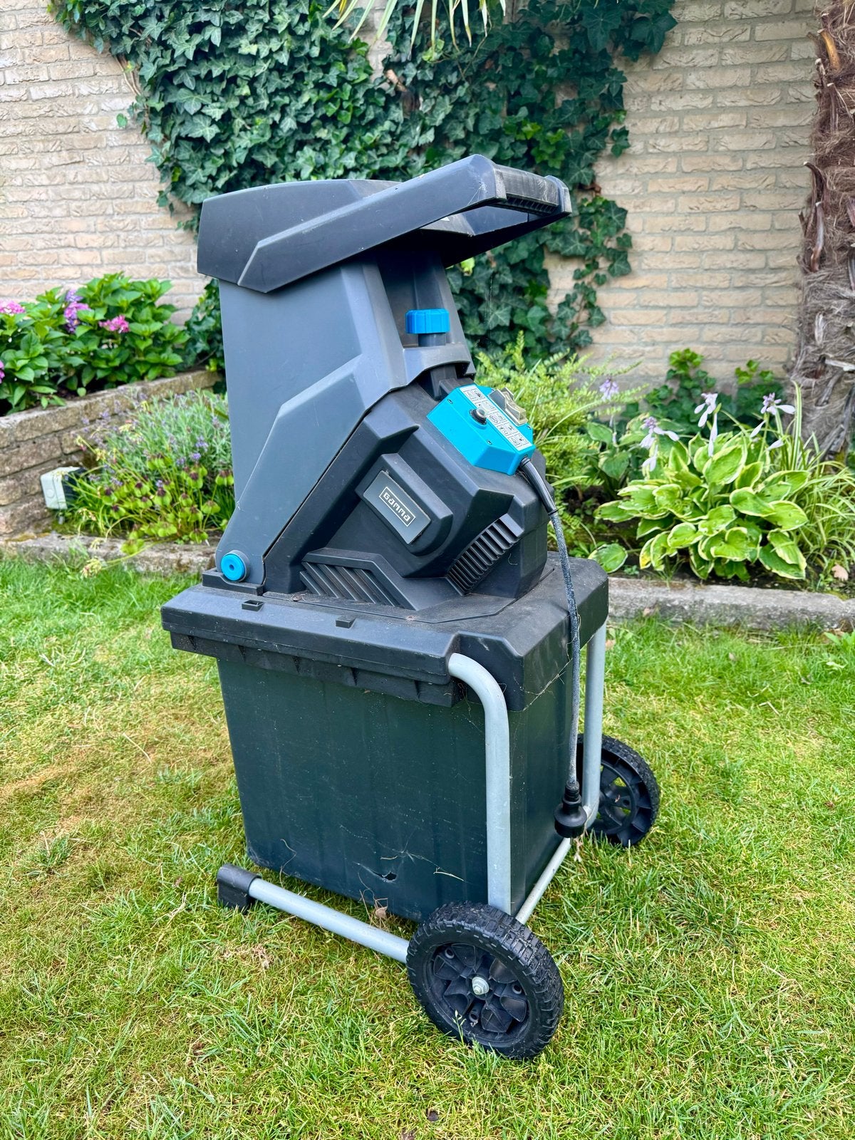 Gamma Hakselaar H-2500K, Ophalen, Gebruikt, Elektrisch, Met opvangbak