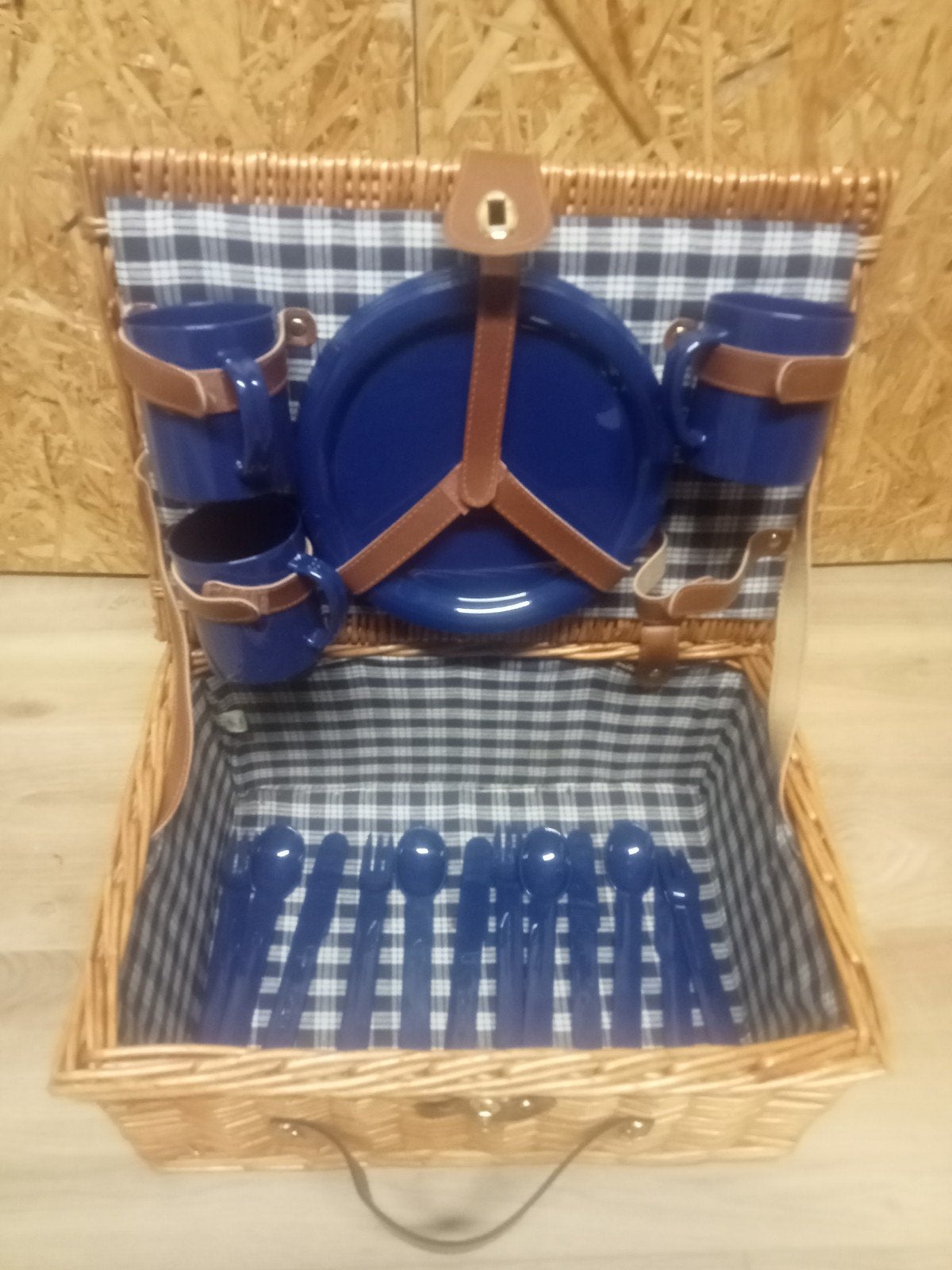 Rieten picknickmand, Ophalen, Zo goed als nieuw