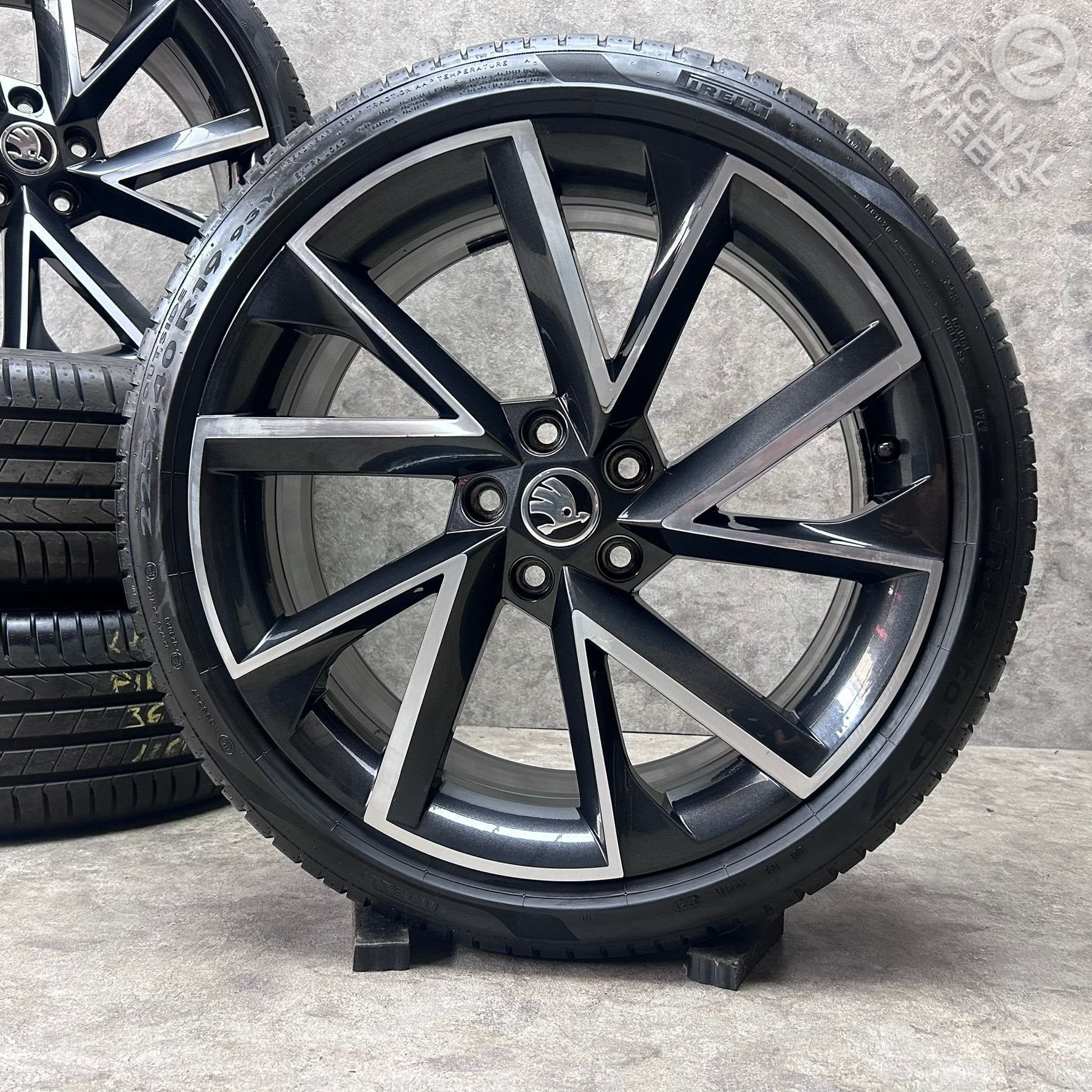 19 inch originele Vega velgen + zomerbanden Skoda Karoq, Auto-onderdelen, 19 inch, Gebruikt, -, -