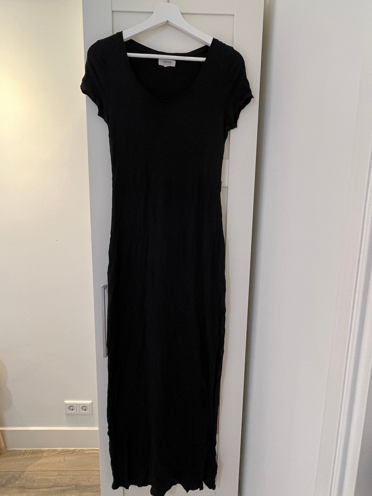 Zwarte maxi jurk van Zalando Essentials, maat S, Zwart, Ophalen of Verzenden, Zo goed als nieuw, Maat 36 (S)