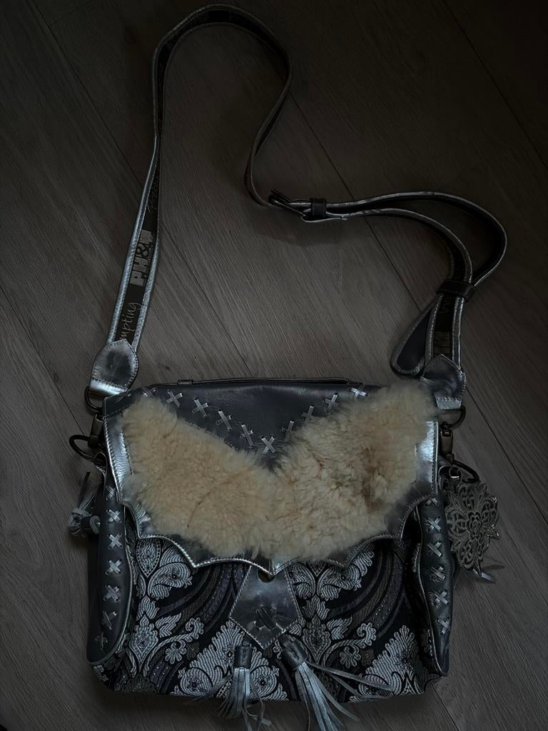 Unieke zilverkleurige PH&T schoudertas met bont en paisley, Ophalen, Gebruikt, Overige kleuren, Schoudertasje