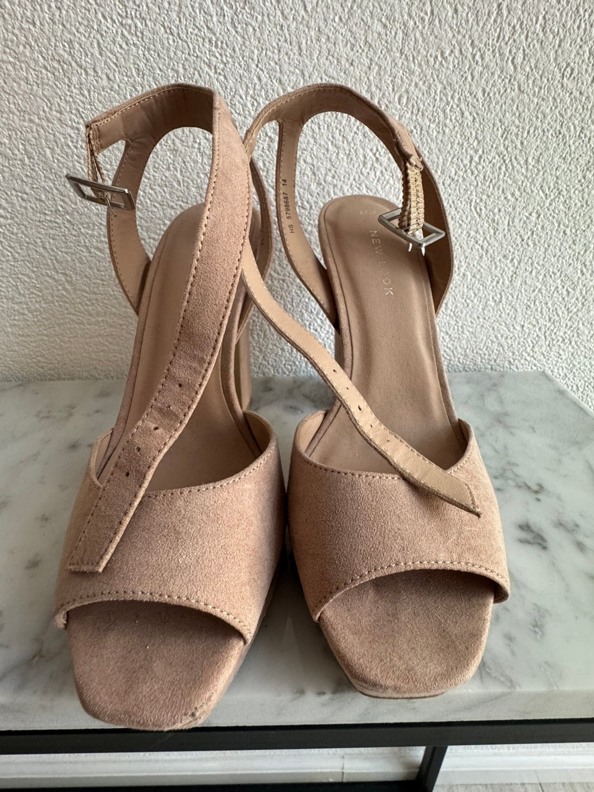 New Look beige suèdelook plateau hakken – maat 37, Ophalen of Verzenden, Zo goed als nieuw, Beige