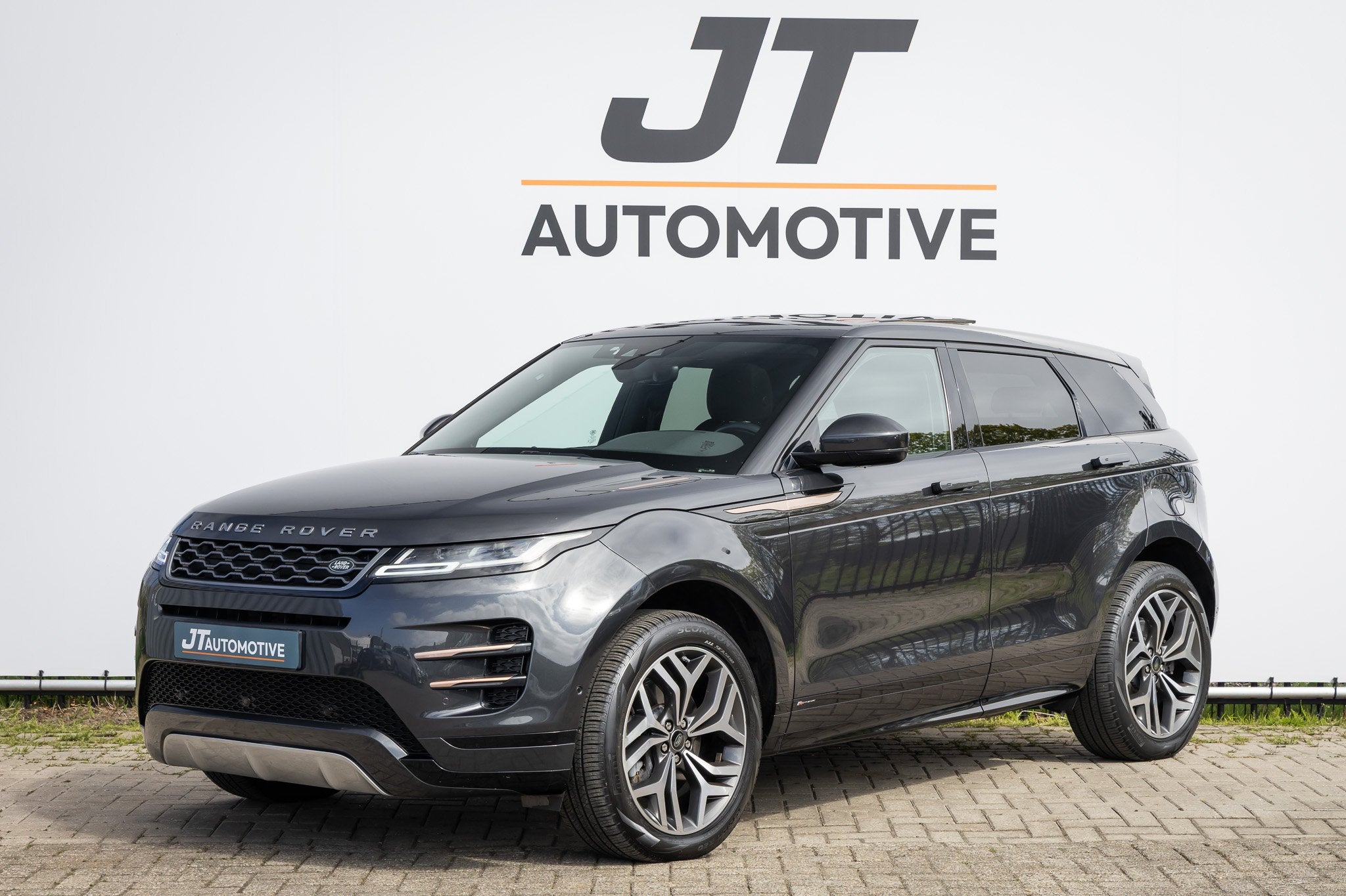Land Rover Range Rover Evoque 1.5 P300e AWD R-D SE Panoramad, Euro 6, Hybride Elektrisch/Benzine, SUV of Terreinwagen, Zilver of Grijs