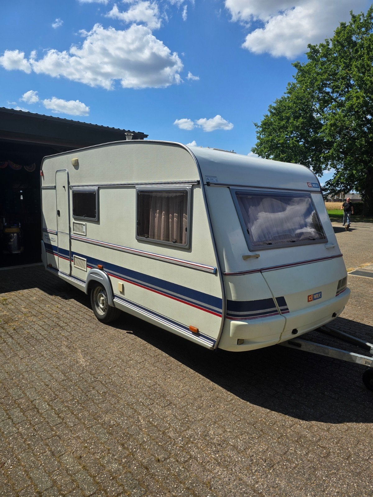 Wilk Caravan - Comfortabel en Compleet voor 4 Personen, Treinzit, Dwarsbed, Particulier, 5 tot 6 meter