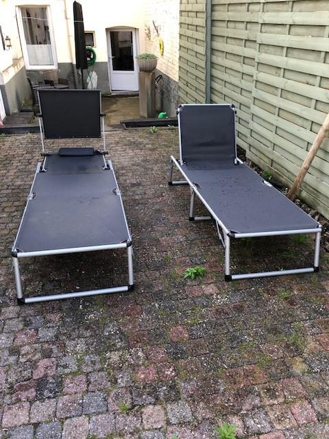 Te koop aangebgoden: 2 ligstoelen, Tuin en Terras, Ligbedden, Ophalen, Gebruikt, Overige materialen, Verstelbaar