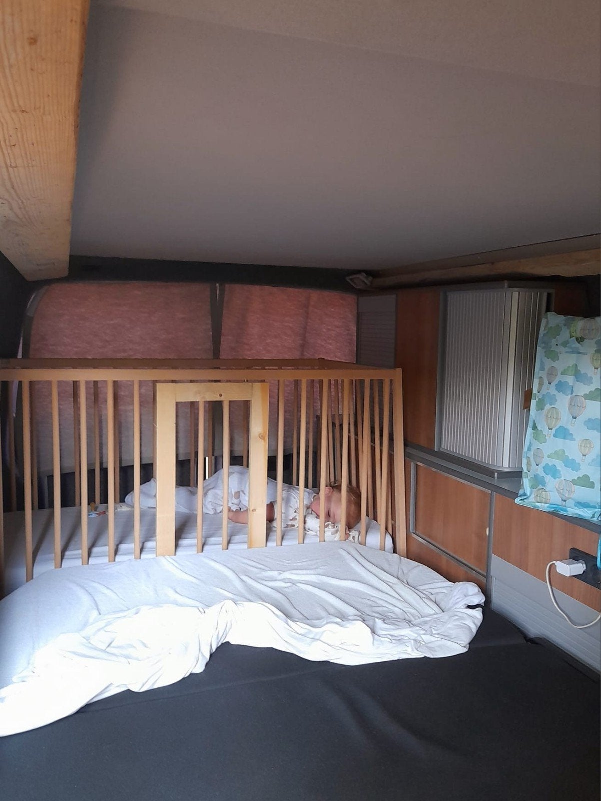 Handgemaakt babybedje voor camper / bus, Ophalen, Zo goed als nieuw, Ledikant
