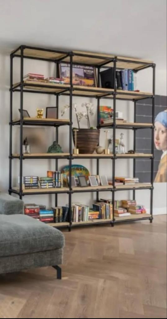 Industriële boekenkast met metalen frame en houten planken, Ophalen, Met plank(en), Zo goed als nieuw, 200 cm of meer