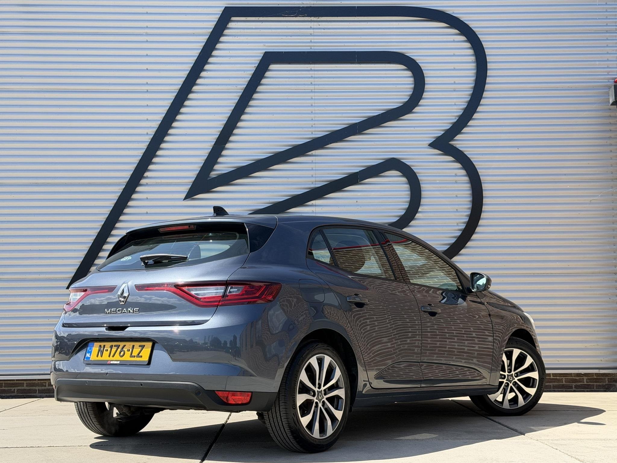 Renault Mégane 1.2 TCe Limited 2e Eigenaar|Carplay|D-riem v, Voorwielaandrijving, Gebruikt, Euro 6, 4 cilinders