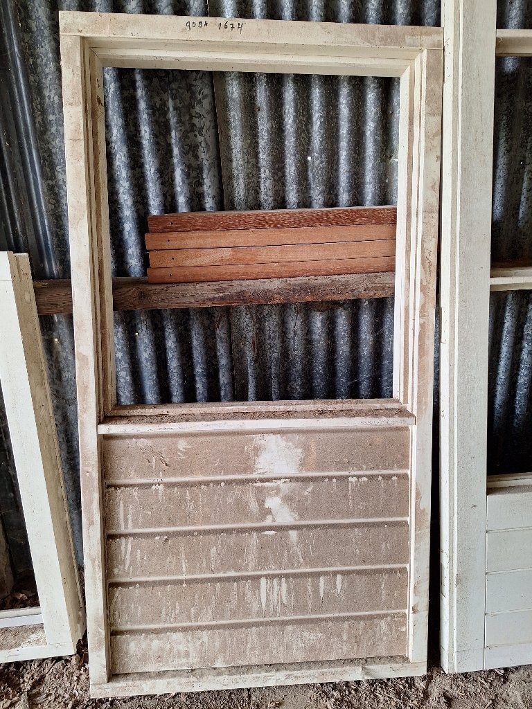 Hardhouten raamkozijn met borstwering - Nieuw, Doe-het-zelf en Verbouw, Kozijnen en Schuifpuien, Raamkozijn, Nieuw, 150 tot 225 cm
