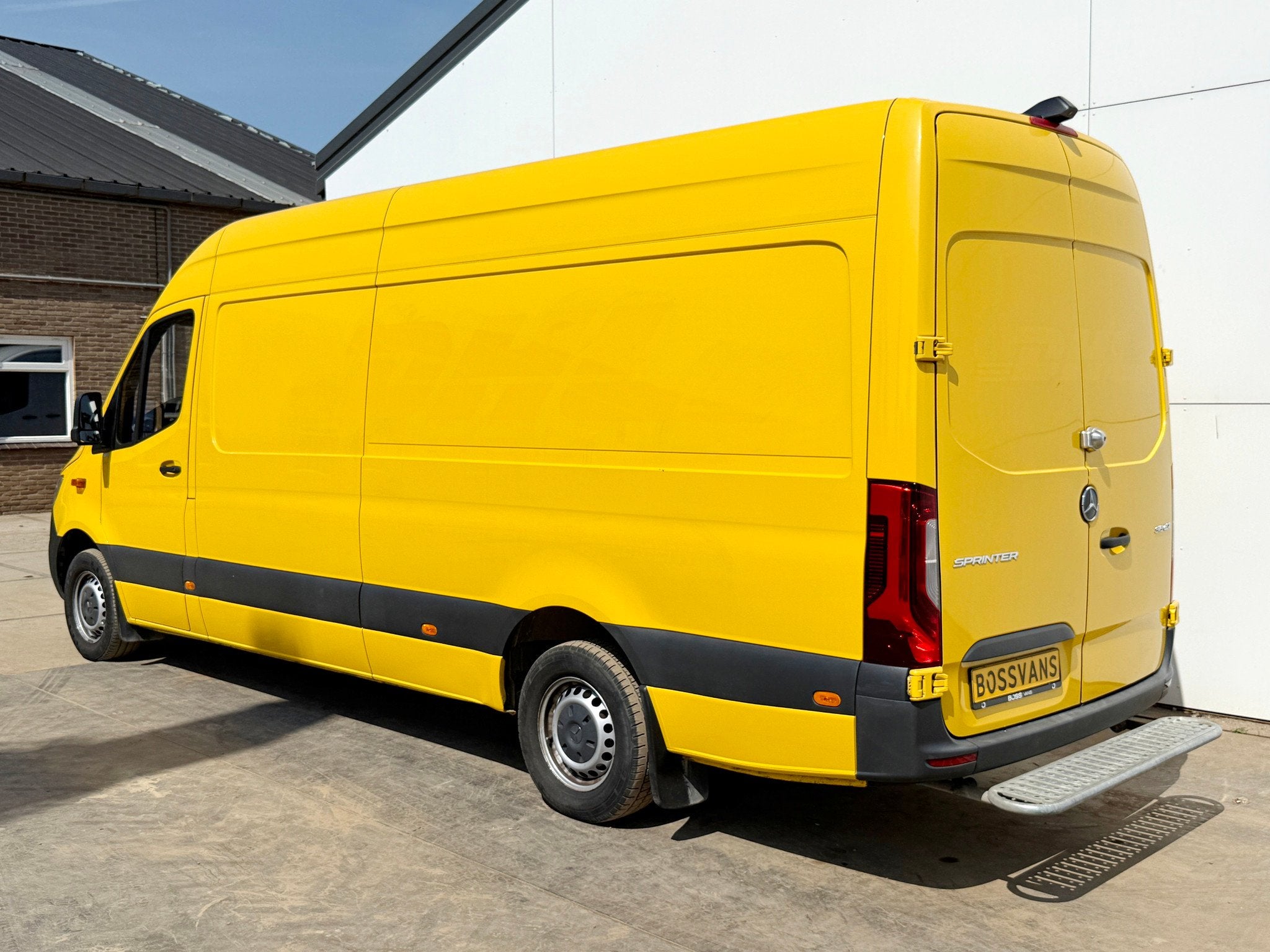Pakketbus L3H2 Tussenschot met deur LED Climate Control Crui, Gebruikt, Euro 6, 4 cilinders, 1 stoelen