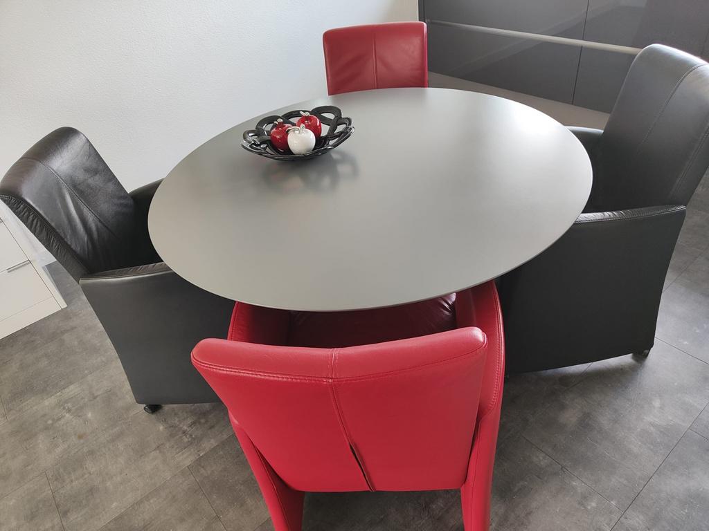 Leolux ronde eettafel - Grijs, 130 cm diameter, Huis en Inrichting, Ophalen, Gebruikt, 100 tot 150 cm, Design
