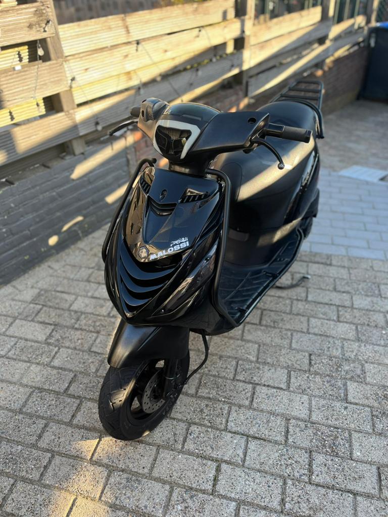Zip,vespa,runner onderdelen zie beschrijving, Ophalen, Zo goed als nieuw, Benzine, Zip