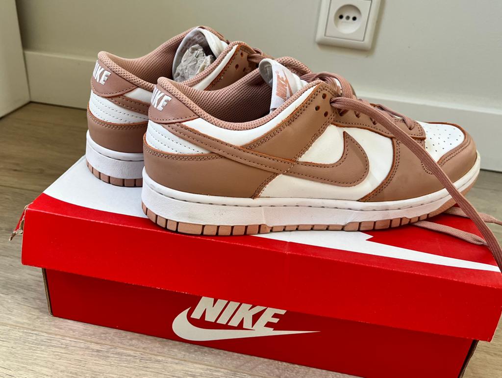 Nike Dunk Low White Rose Whisper 42,5 3x gedragen, Ophalen of Verzenden, Zo goed als nieuw
