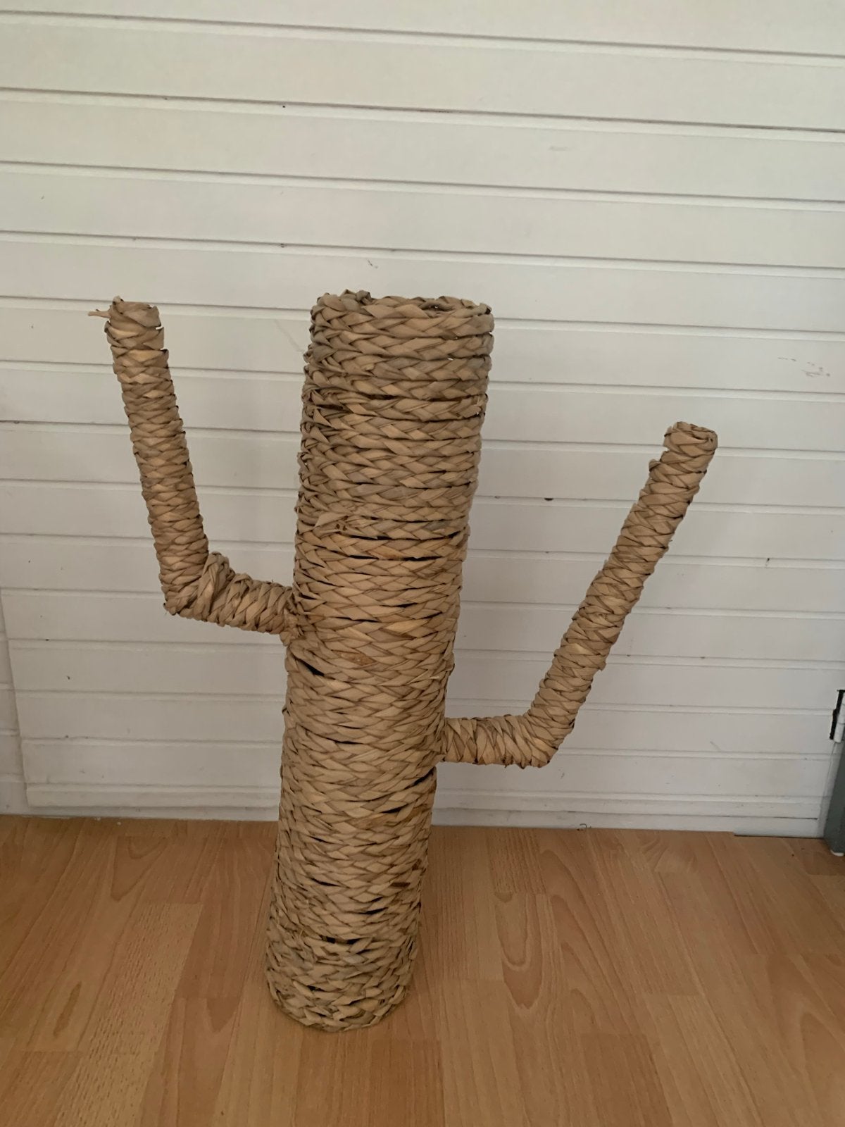 Rotan Bloembak. 50 cm hoog. Is gebruikt maar in goede staat., Tuin en Terras, Ophalen, Gebruikt, Rond