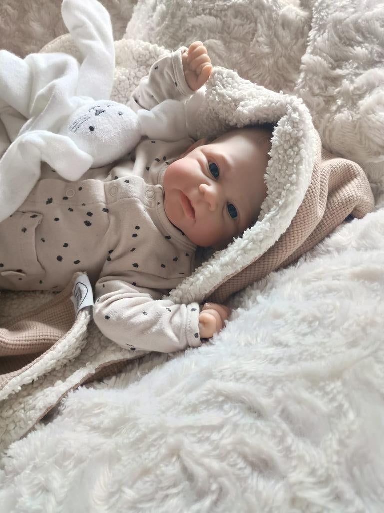 Schattige Reborn Baby met open oogjes!, Verzamelen, Ophalen of Verzenden, Nieuw, Babypop, Levensecht of Reborn