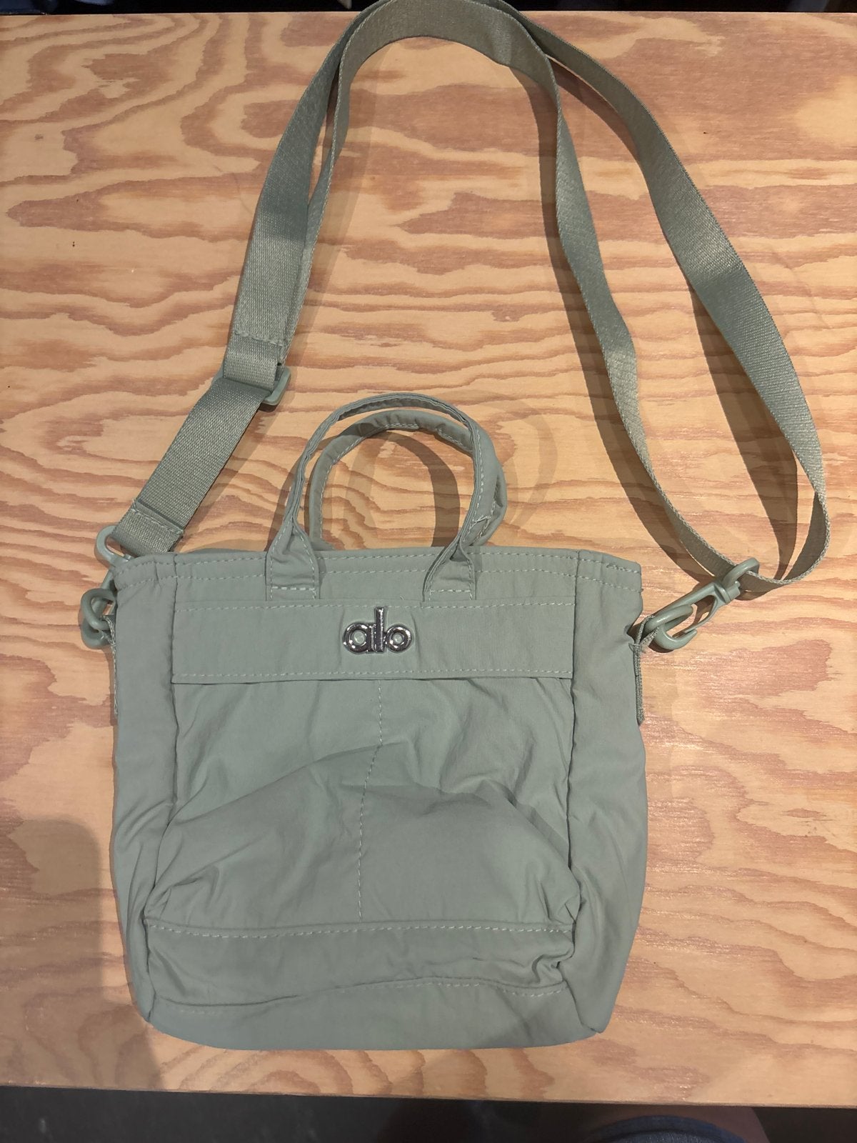 Mintgroene sling bag - Perfect voor dagelijks gebruik, Ophalen of Verzenden, Zo goed als nieuw, Groen, Overige merken